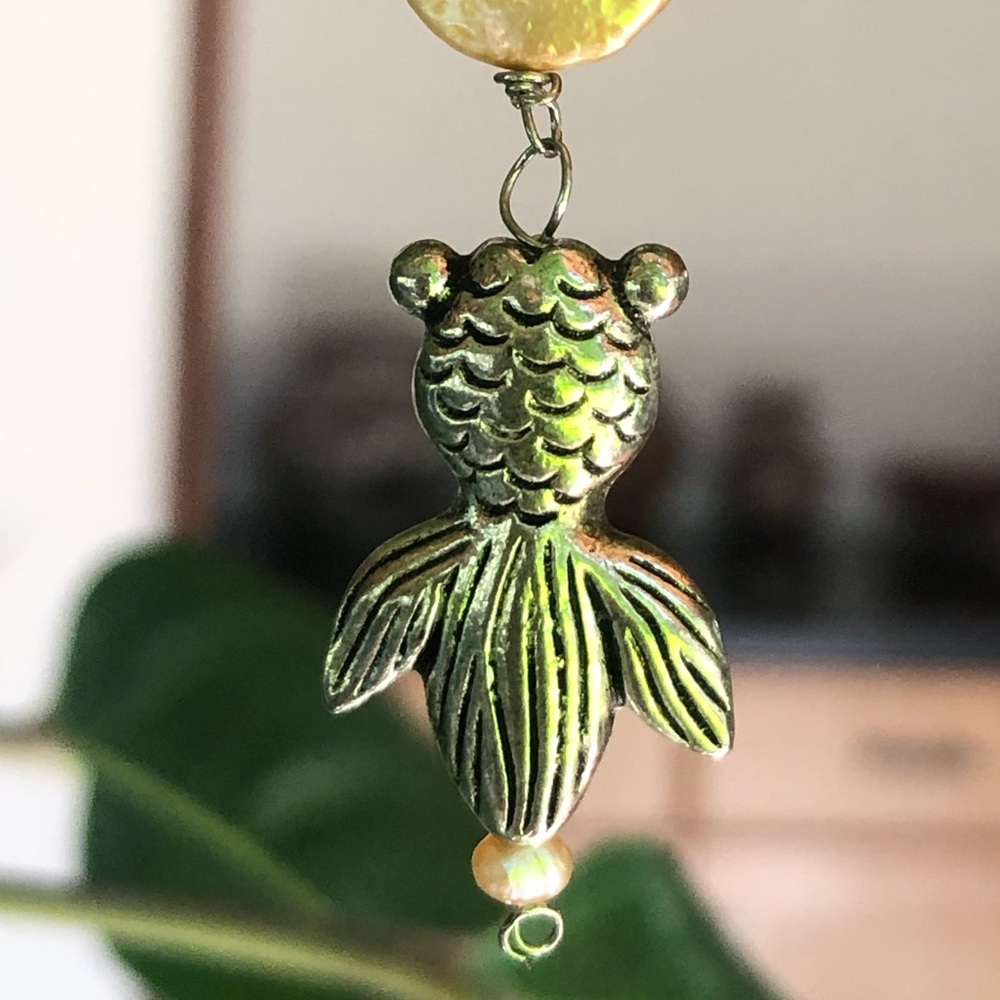 HAND CRAFTED Koi Goldfish Charm Pink Coin / Baroque Pearl Drop Silver Earrings - Picture 10 of 17